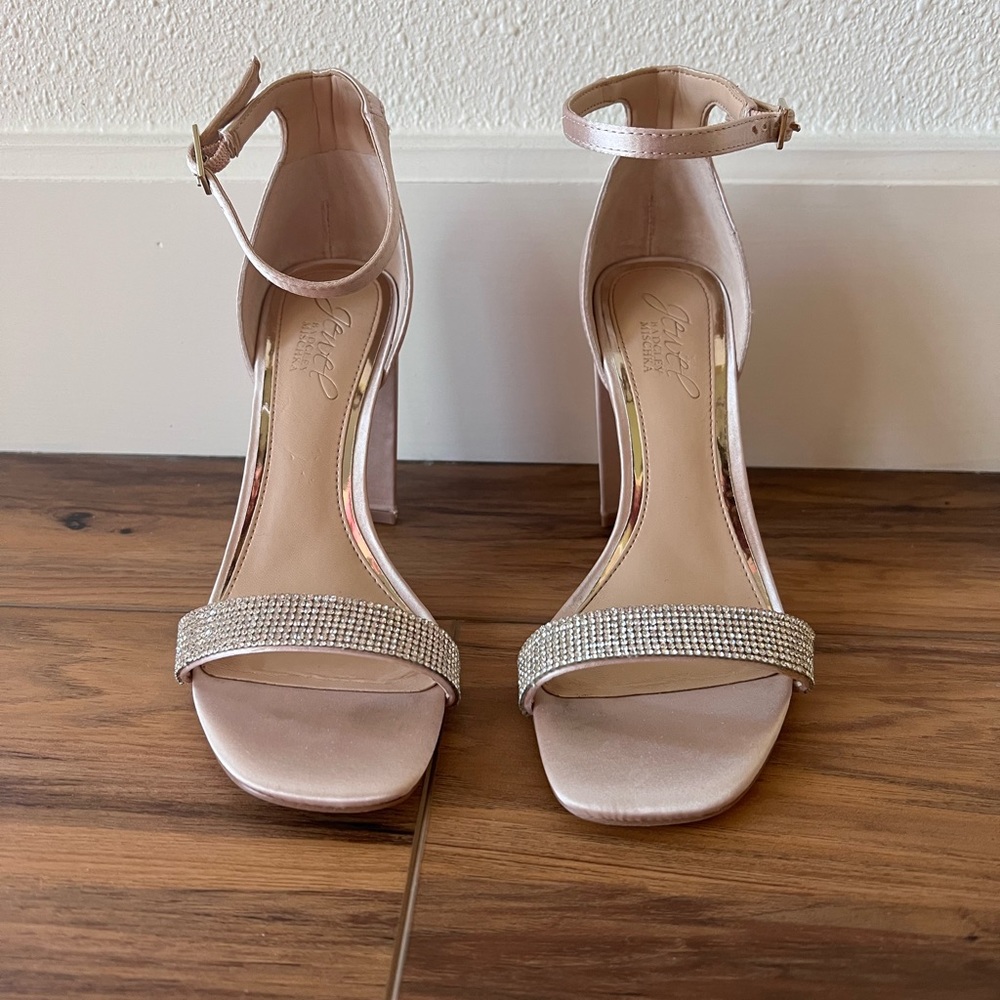 Jewel Badgley Mischka - champagne- Size 6